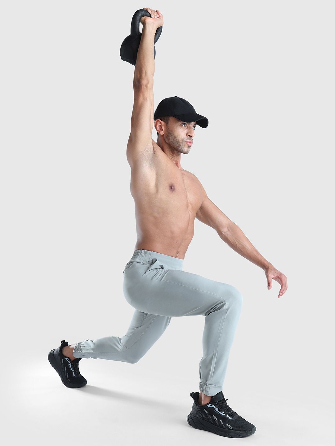 Men Tapered Fit Mid Rise Joggers