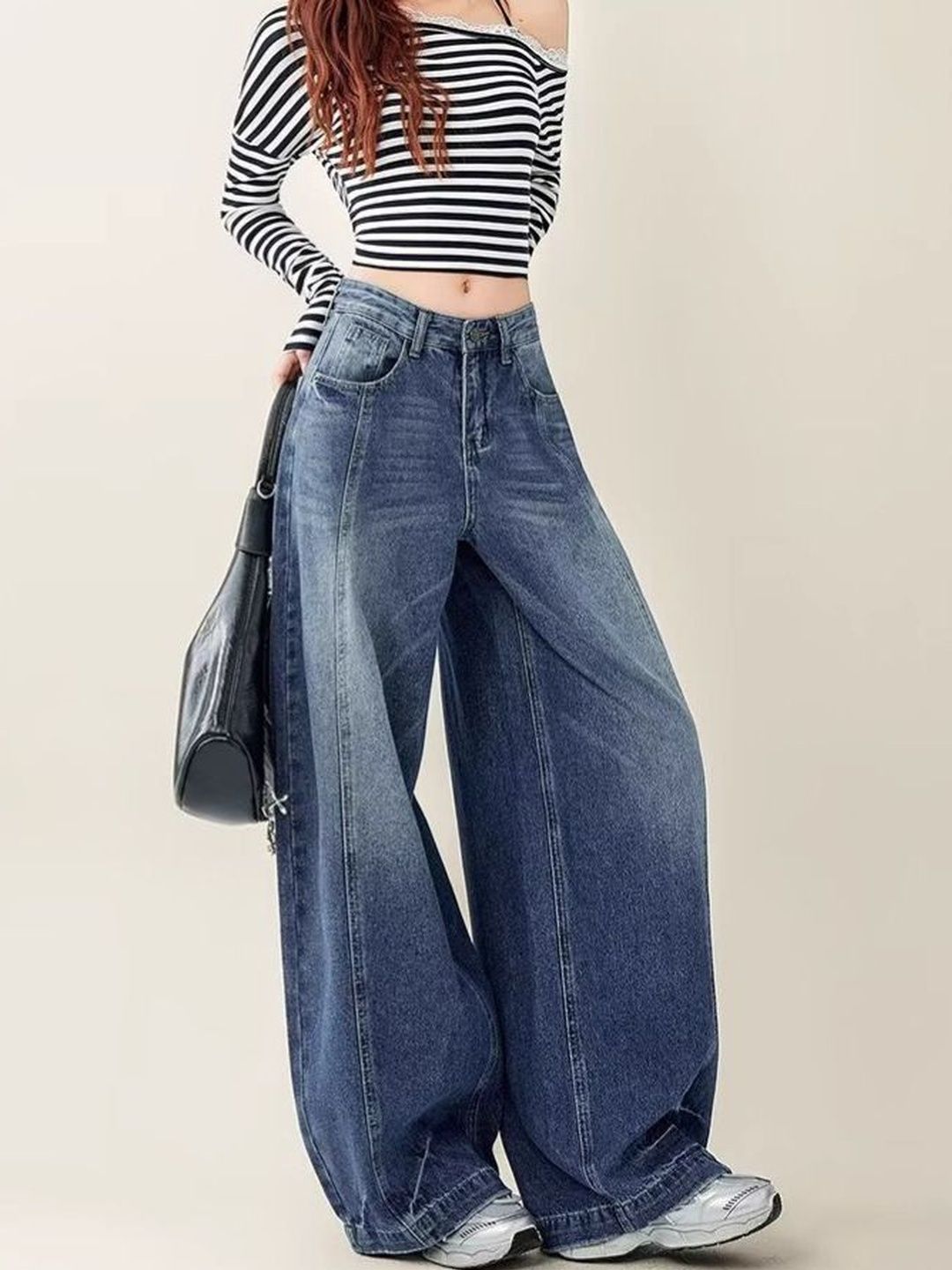 Women Wide Leg Mid-Rise Light Fade Jeans