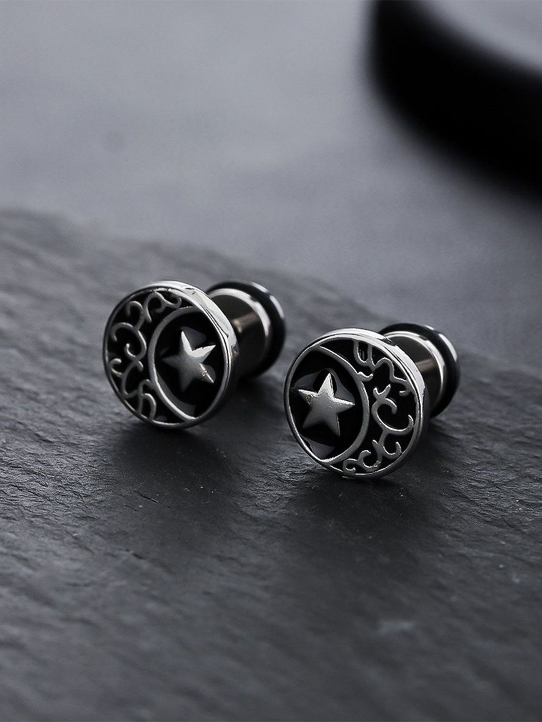 Stainless Steel Silver Plated Circular Shaped Studs