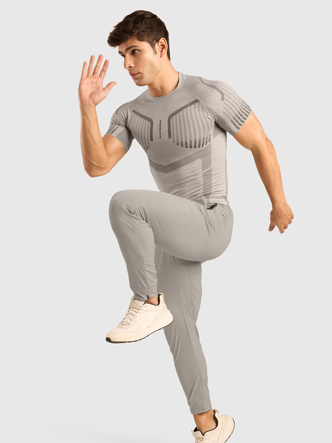 Men Abstract Printed Round Neck Seamless Compression T-shirt